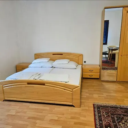 Sued - Naehe Atrio Und Therme Warmbad Apartment *