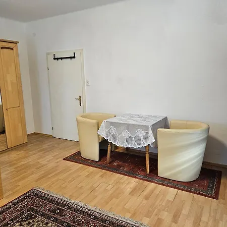 Sued - Naehe Atrio Und Therme Warmbad Apartman